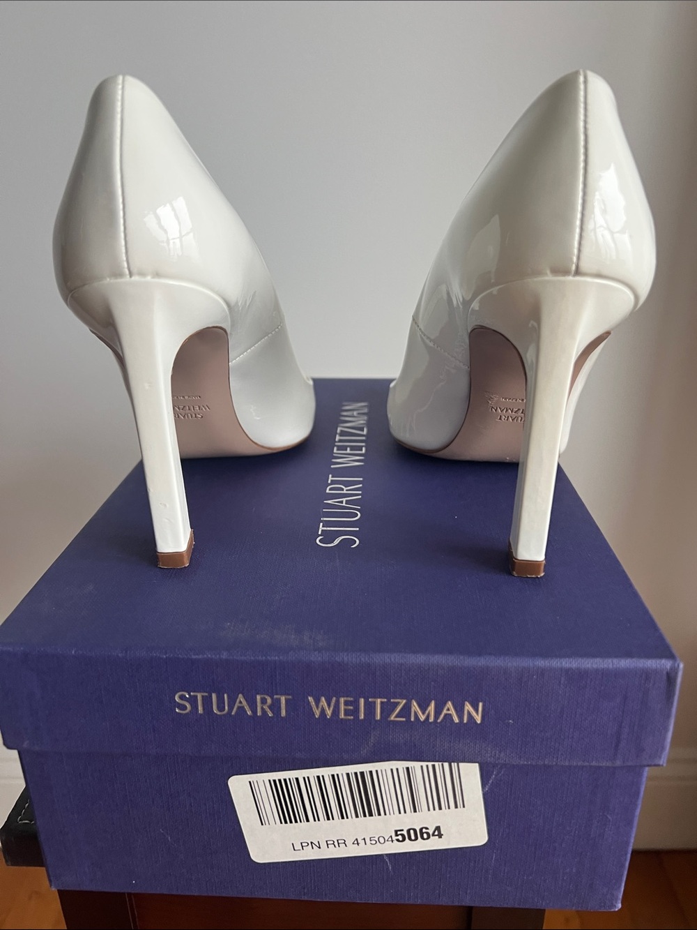 Stuart Weitzman Cream Pointed-Toe Leather Pumps